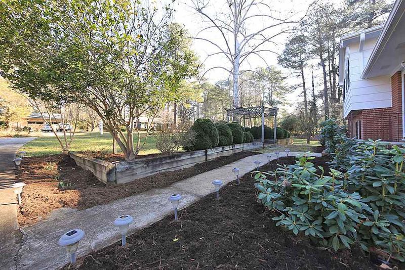 203 Brandywine Rd, Chapel Hill, NC 27516