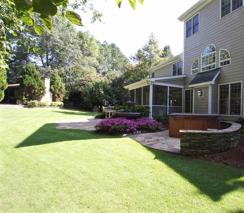 203 Cakebread Ct, Cary, NC 27519