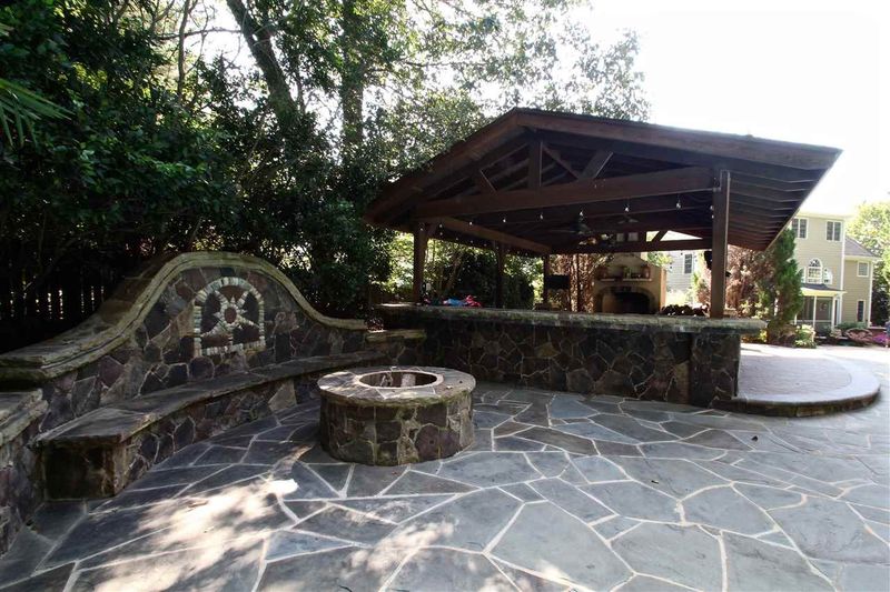 203 Cakebread Ct, Cary, NC 27519