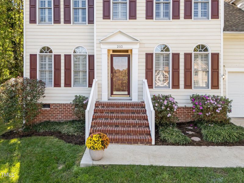 203 Carpenter Brook Dr, Cary, NC 27519