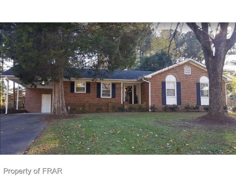203 Chariot Dr, Sanford, NC 27330