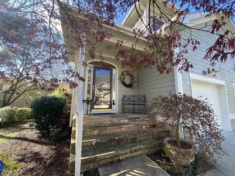 203 Columbia Pl W, Chapel Hill, NC 27516