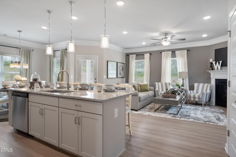 203 Courtside Dr, Dunn, NC 28334