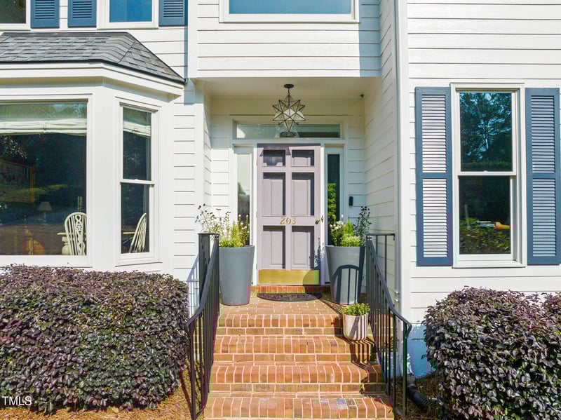 203 Crickentree Dr, Cary, NC 27518