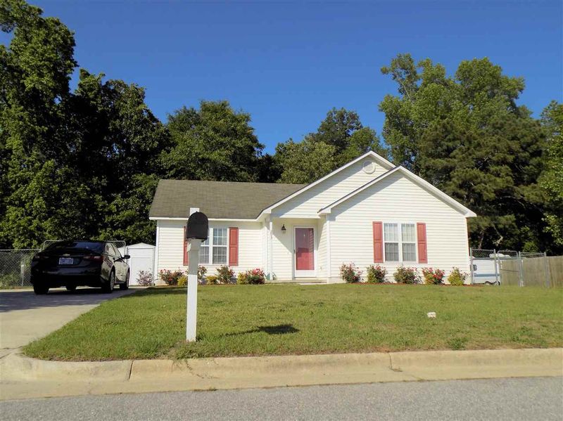 203 Driftwood Ct, Selma, NC 27576