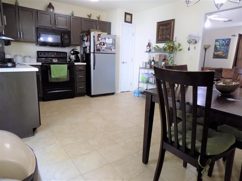 203 Driftwood Ct, Selma, NC 27576