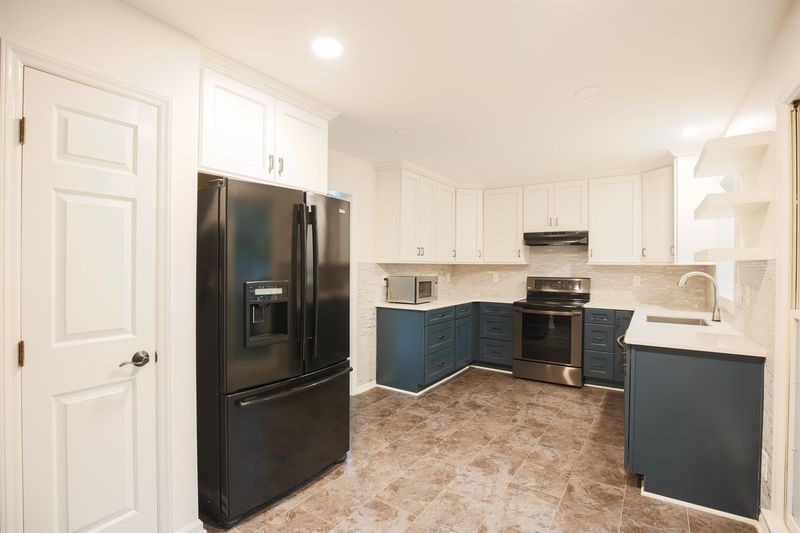 203 Drywood Pl, Cary, NC 27513