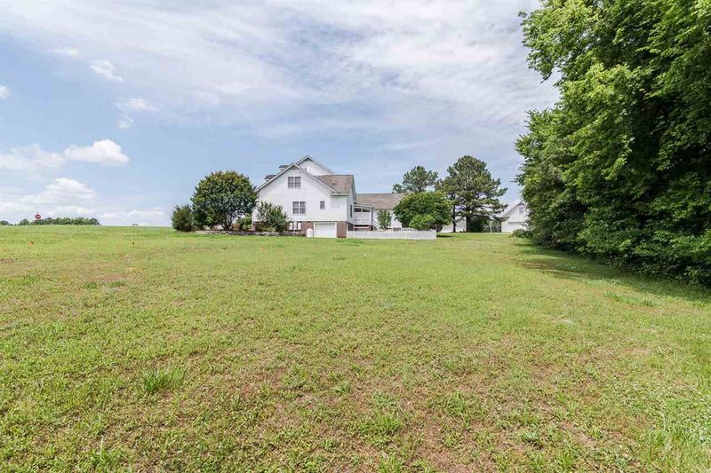 203 Forest Oaks Dr, Clayton, NC 27527