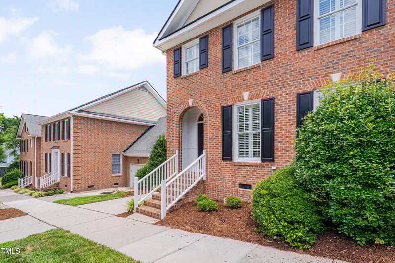 203 Greenview Dr, Chapel Hill, NC 27516
