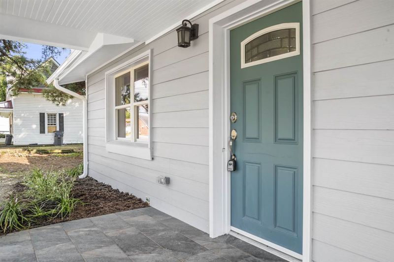 203 W Harnett Dr, Benson, NC 27504