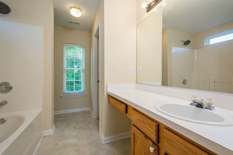 203 Lanier Valley Dr, Durham, NC 27703