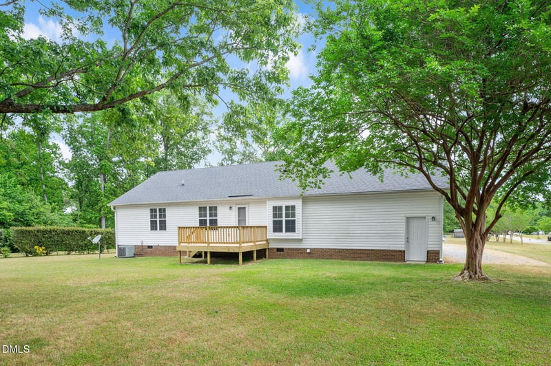 203 Lansing Dr, Benson, NC 27504