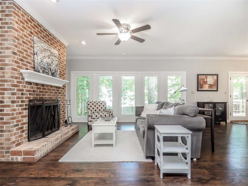 203 Leeward Ct, Cary, NC 27511