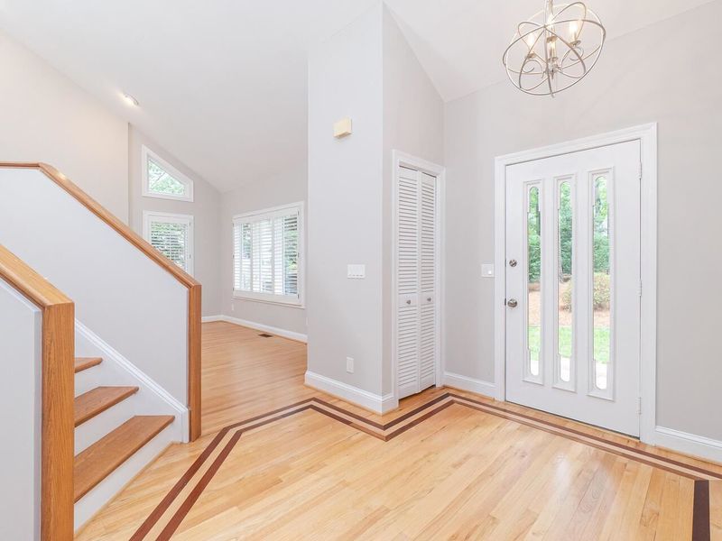 203 Lochside Dr, Cary, NC 27518