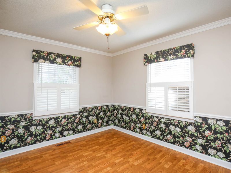 203 Longview Dr, Smithfield, NC 27577