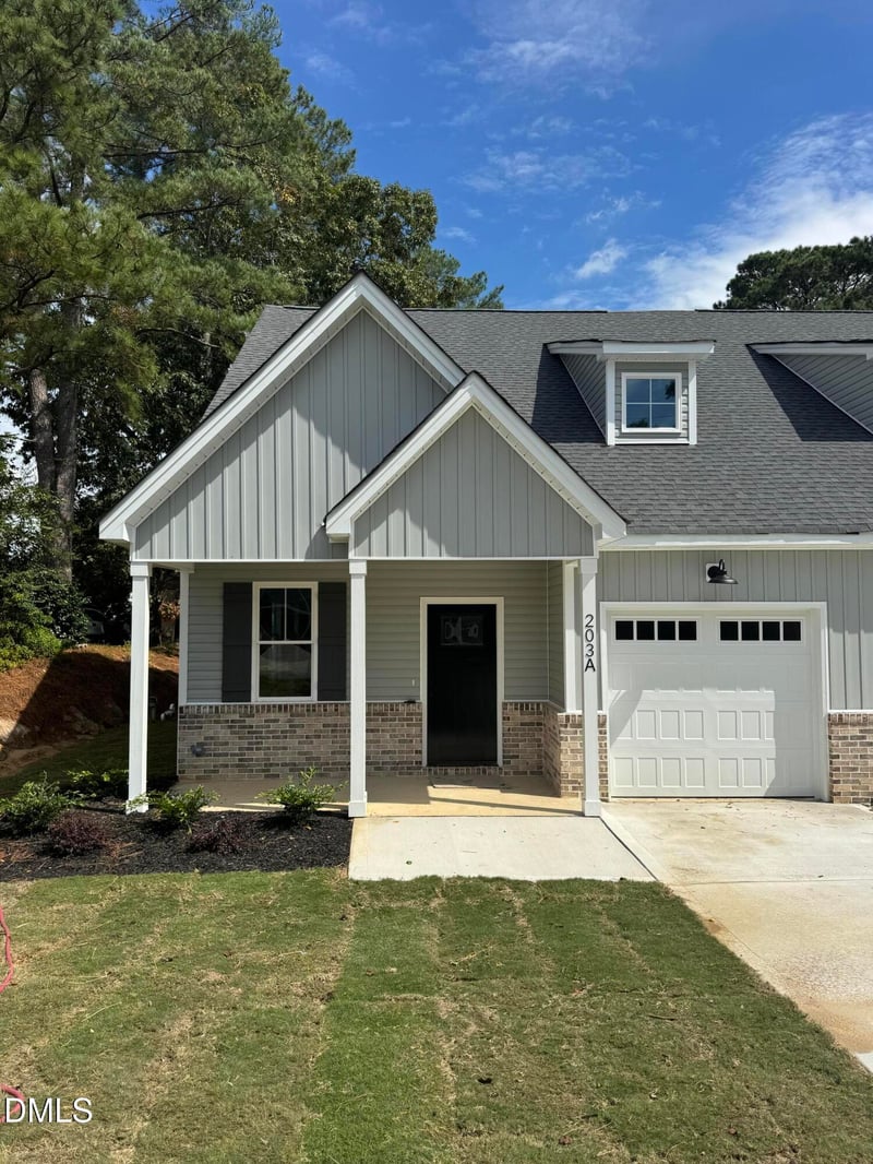 203 Main St #A, Four Oaks, NC 27524