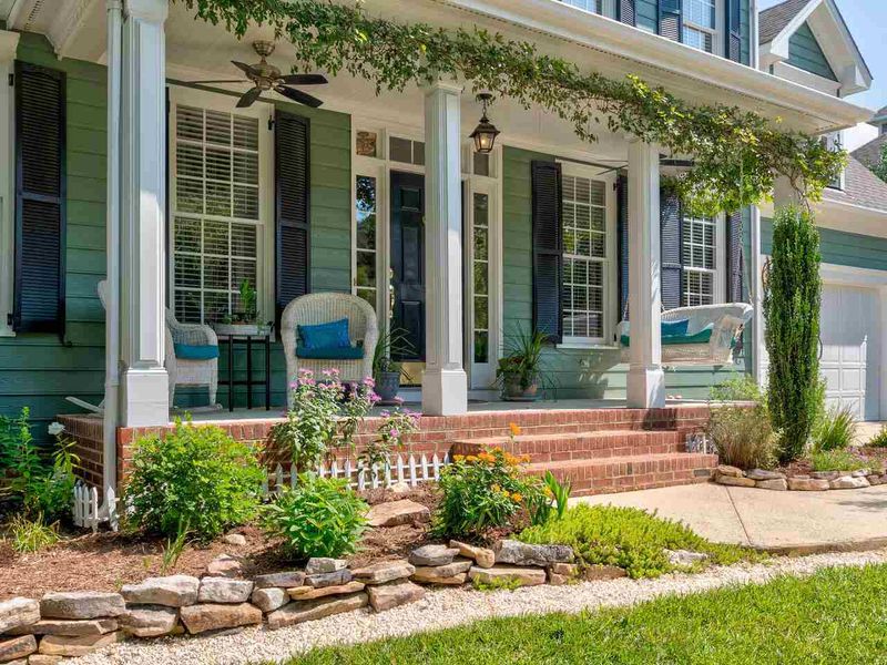 203 Maple Creek Ct, Apex, NC 27502