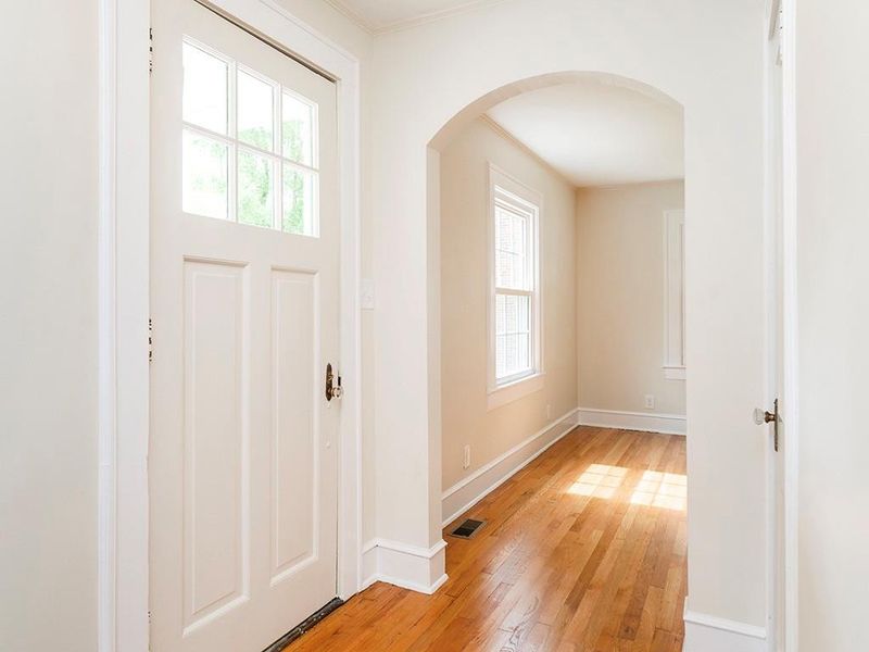 203 Markham St, Burlington, NC 27215