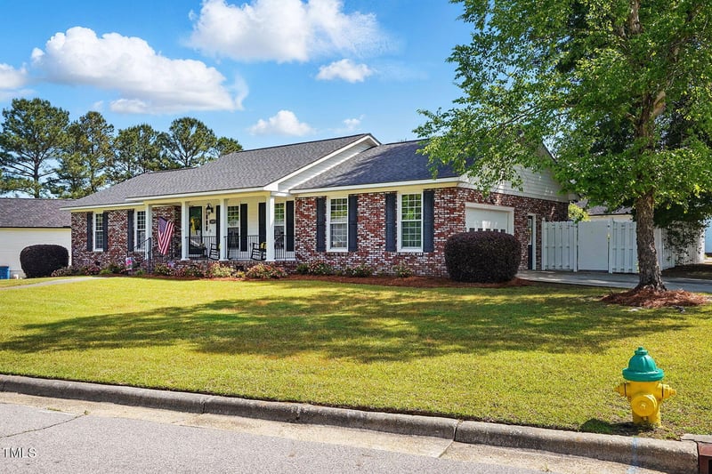 203 Marlowe Dr, Dunn, NC 28334