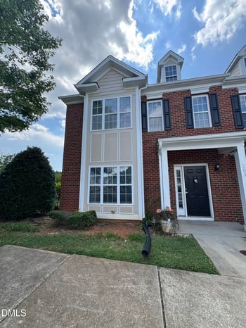 203 Molly Ct, Cary, NC 27511