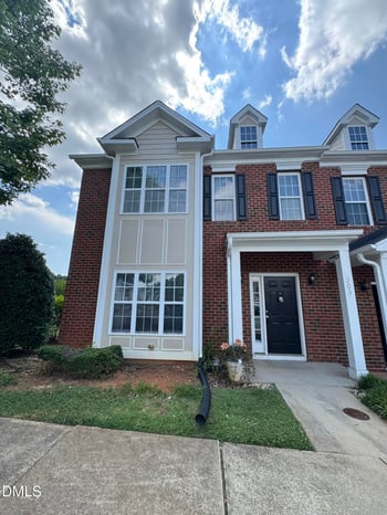 203 Molly Ct, Cary, NC 27511