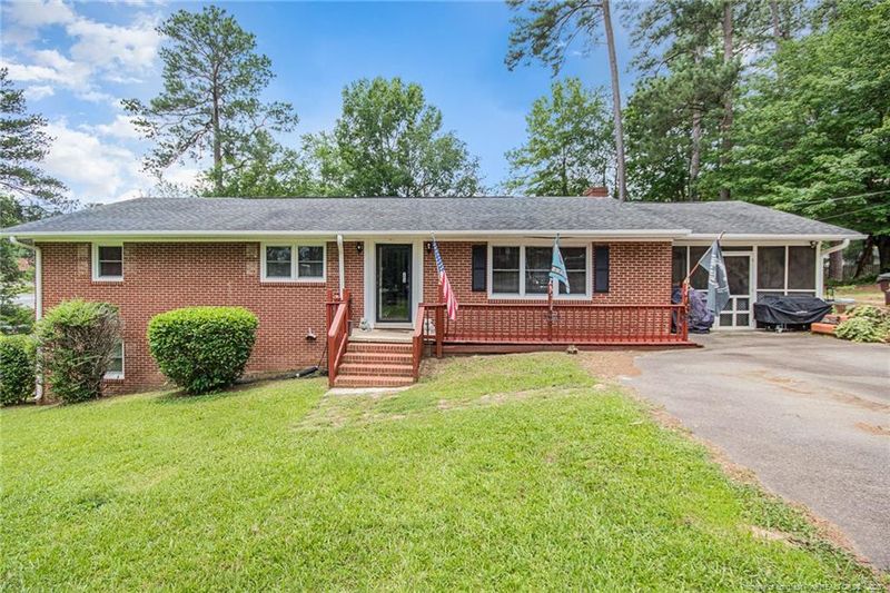 203 Monroe Ave, Sanford, NC 27330