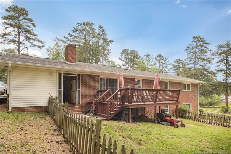 203 Monroe Ave, Sanford, NC 27330