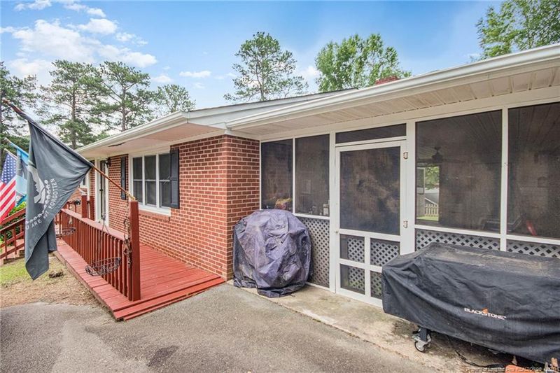 203 Monroe Ave, Sanford, NC 27330