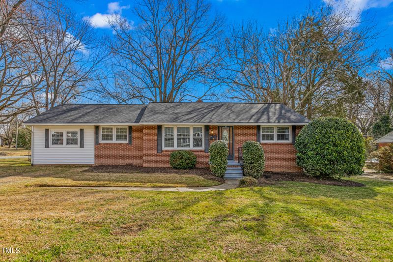 203 Oakgrove Dr, Graham, NC 27253