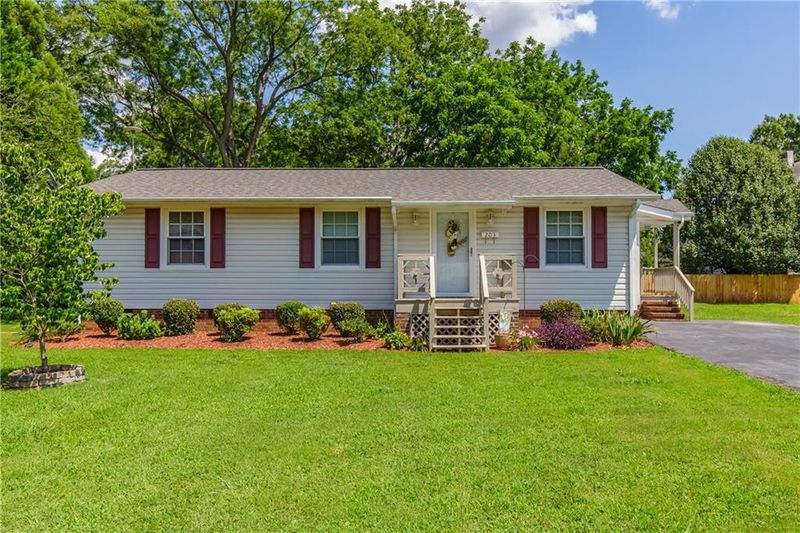 203 S Second St, Mebane, NC 27302