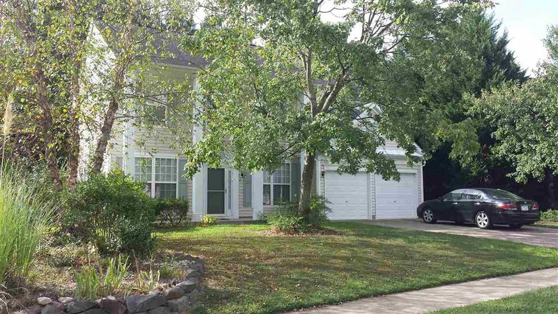 203 Sherwood Forest Pl, Cary, NC 27519