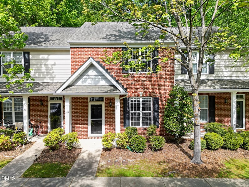 203 Sir William Ln, Rolesville, NC 27571
