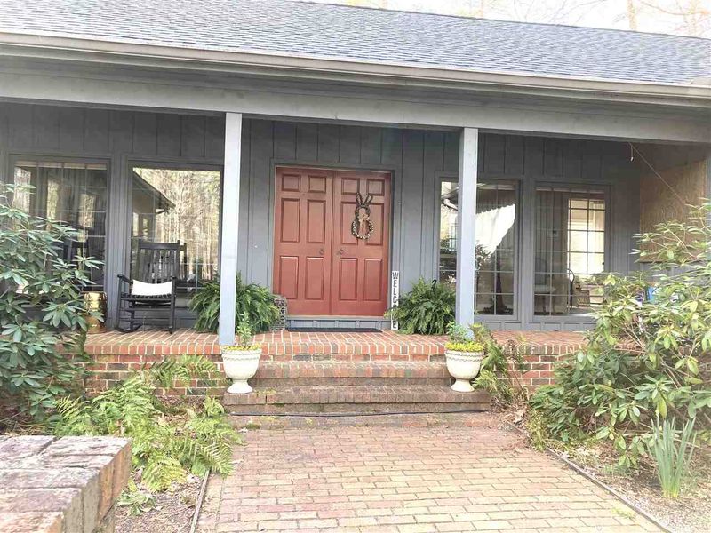203 Somerset Dr, Chapel Hill, NC 27514