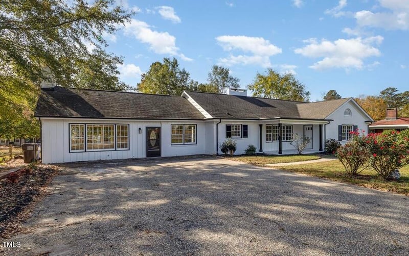 203 Stewart St, Coats, NC 27521
