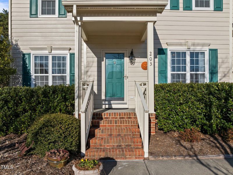 203 Stoney Dr, Durham, NC 27703