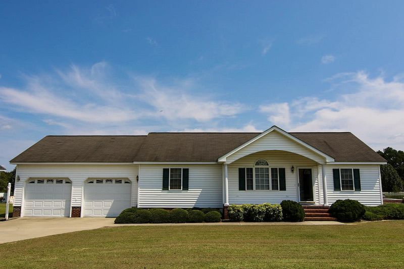 203 Striding Ridge Ct, Goldsboro, NC 27534