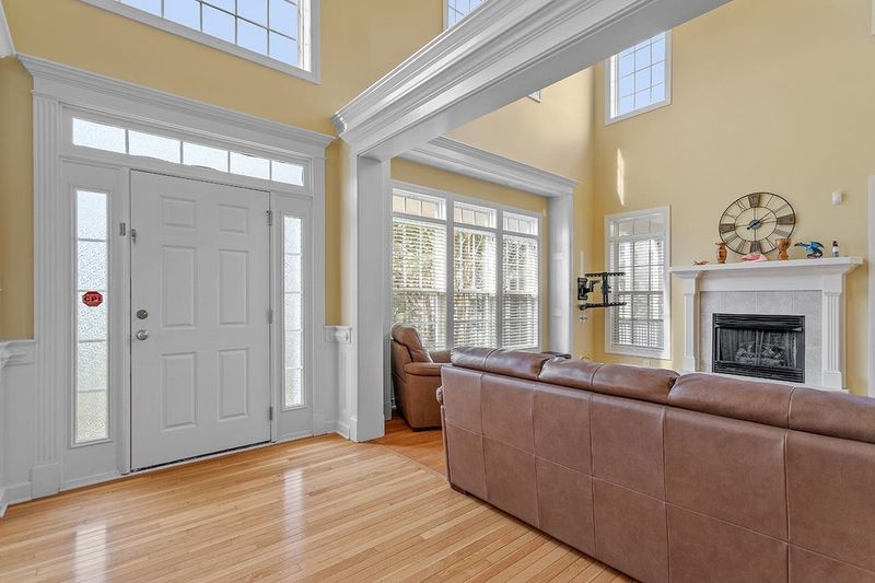 203 Towne Ridge Ln, Chapel Hill, NC 27516