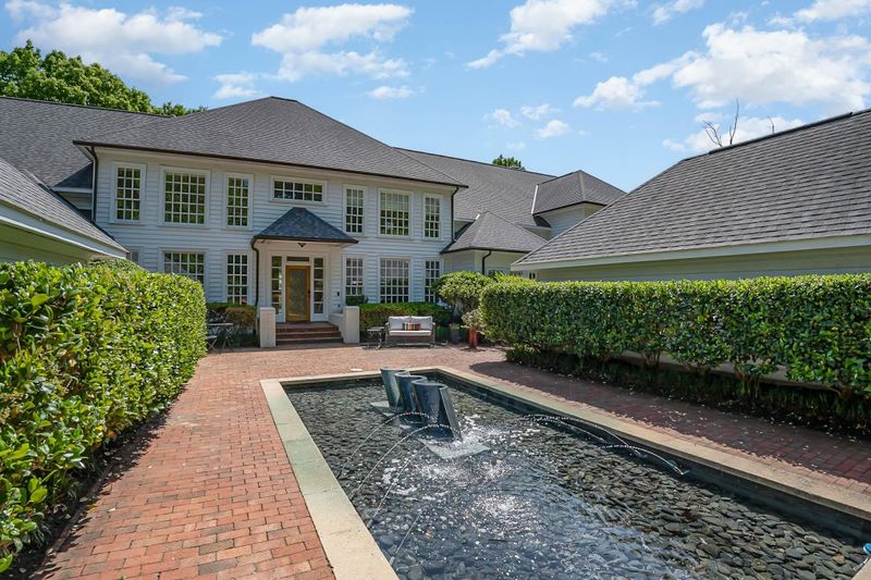 203 Villa Dr, Durham, NC 27712