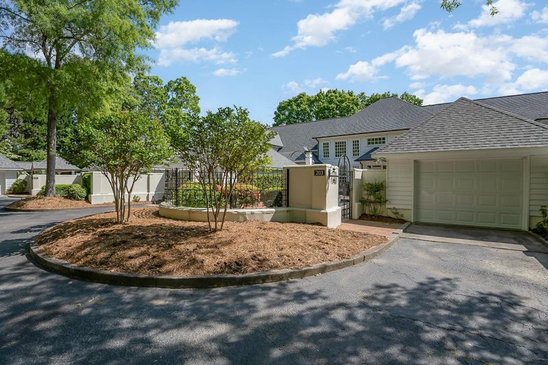 203 Villa Dr, Durham, NC 27712