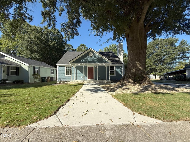 203 W Blanche St, Clayton, NC 27520