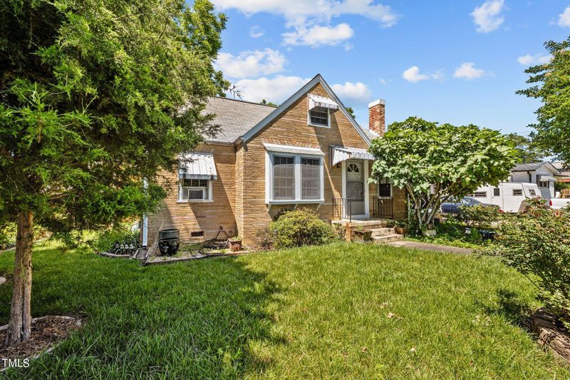 203 Ward St, Graham, NC 27253