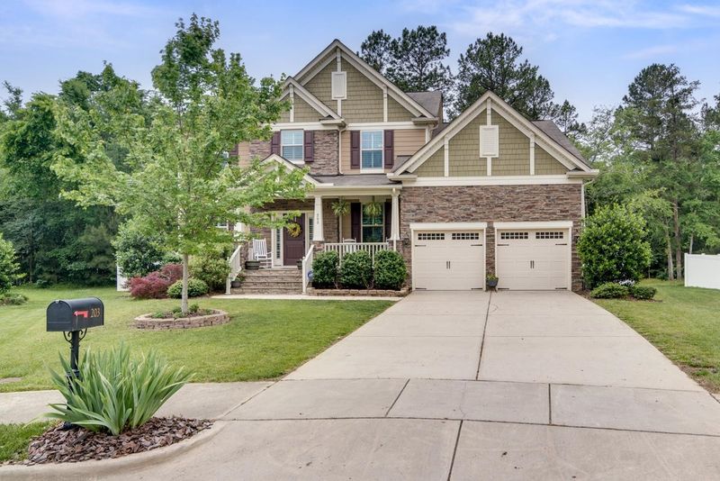 203 Willowbend Ln, Hillsborough, NC 27278