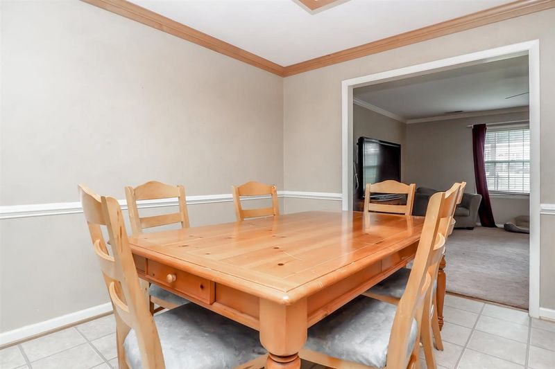 203 Winterlochen Rd, Raleigh, NC 27603