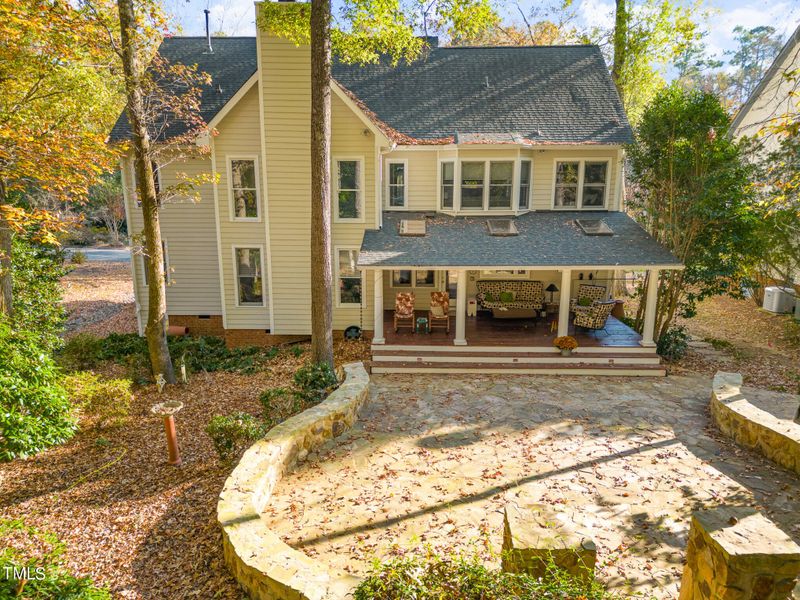 203 Woodleaf Dr, Chapel Hill, NC 27516