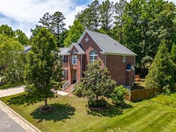 203 Worsham Dr, Chapel Hill, NC 27516