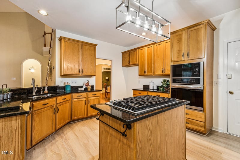 2030 Prairie Ridge Ct, Fuquay Varina, NC 27526