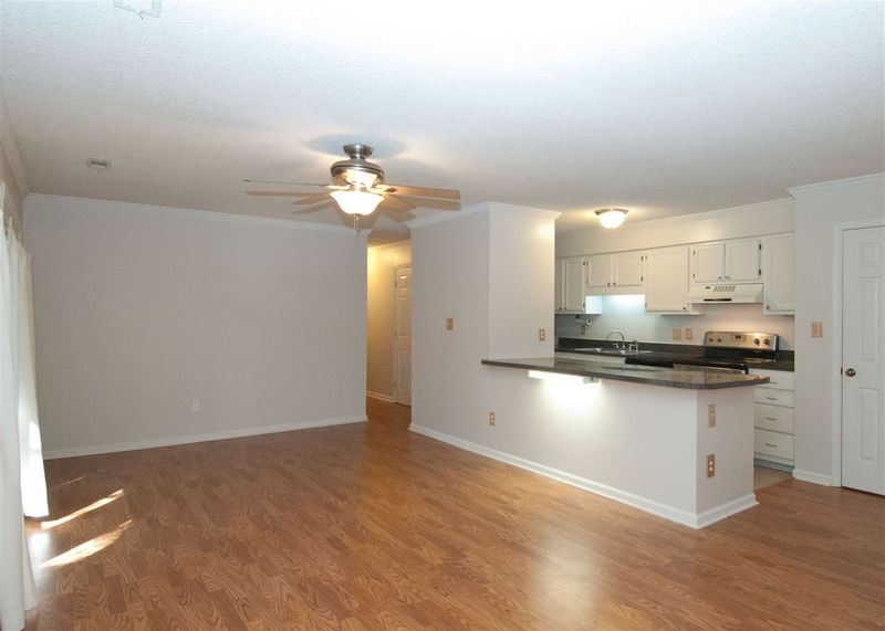 2030 Quaker Ldg #102, Raleigh, NC 27603