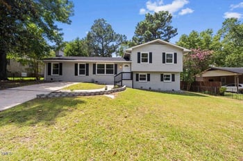 2031 Corrinna St, Fayetteville, NC 28301