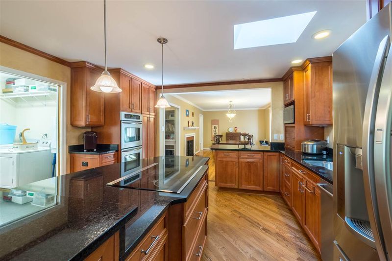 2031 Markham Dr, Chapel Hill, NC 27514