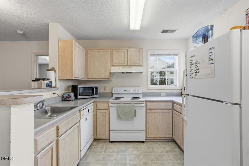 2031 Wolfmill Dr #204, Raleigh, NC 27603